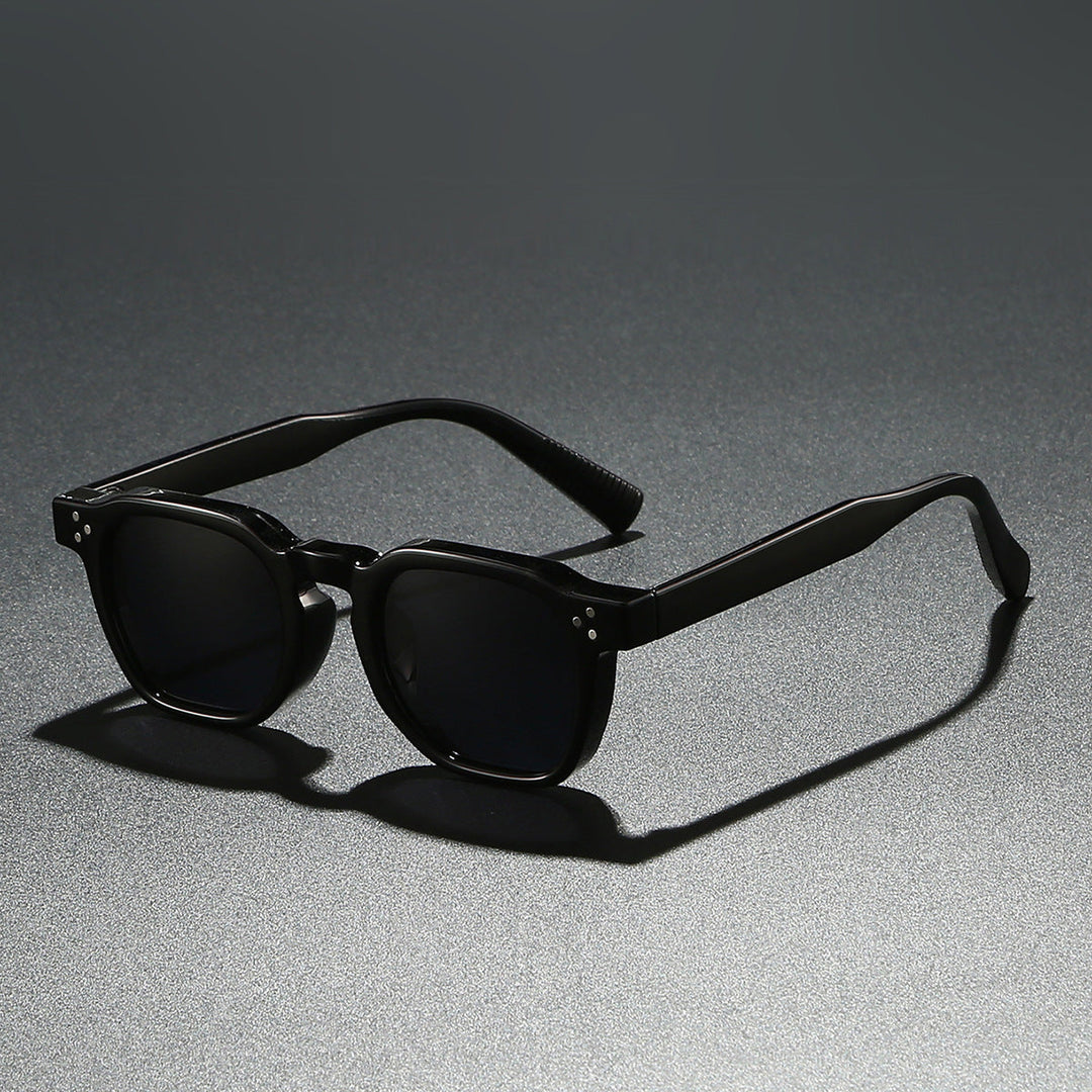 UrbanBox™ – Polarized Square Fashion Sunglasses