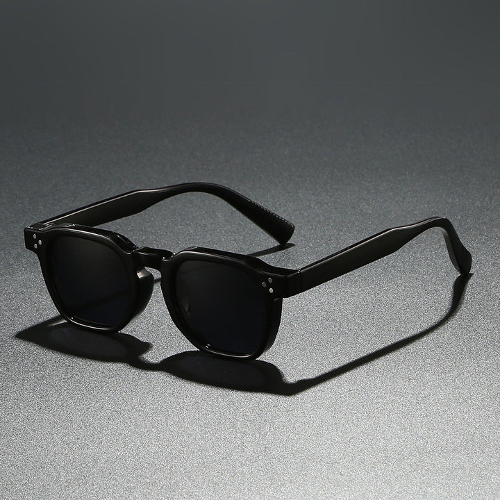 UrbanBox™ – Polarized Square Fashion Sunglasses